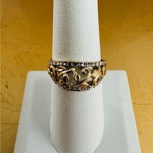 10K Yellow Gold Vintage Band Ring Ornate Leaf Openwork Design size 7.5